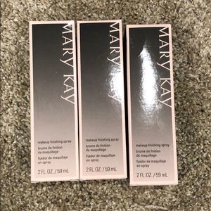 Mary Kay make up finishing spray